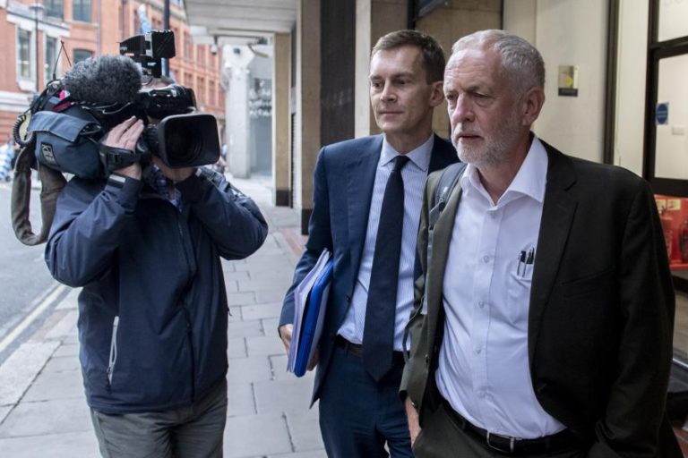 LÍDER TRABALHISTA ADMITE SEGUNDO REFERENDO SOBRE “BREXIT”