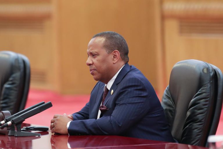 PRIMEIRO-MINISTRO DE SÃO TOMÉ PEDE MAIS QUATRO ANOS DE PODER PARA “IR MAIS ALÉM” COM REFORMAS