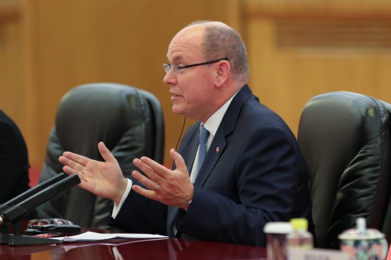 PRÍNCIPE ALBERTO II DO MÓNACO ENTRONIZADO CONFRADE DO VINHO MADEIRA NA SEXTA-FEIRA