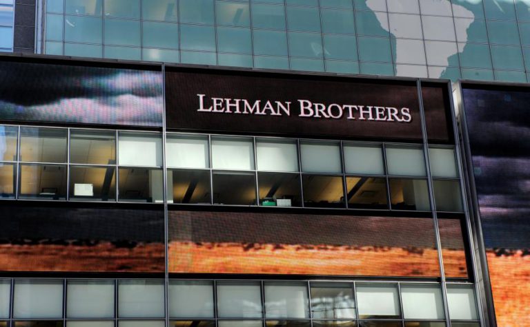 FALÊNCIA DO LEHMAN BROTHERS HÁ 10 ANOS É O SÍMBOLO DA MAIOR CRISE DESDE ‘CRASH’ DE 1930