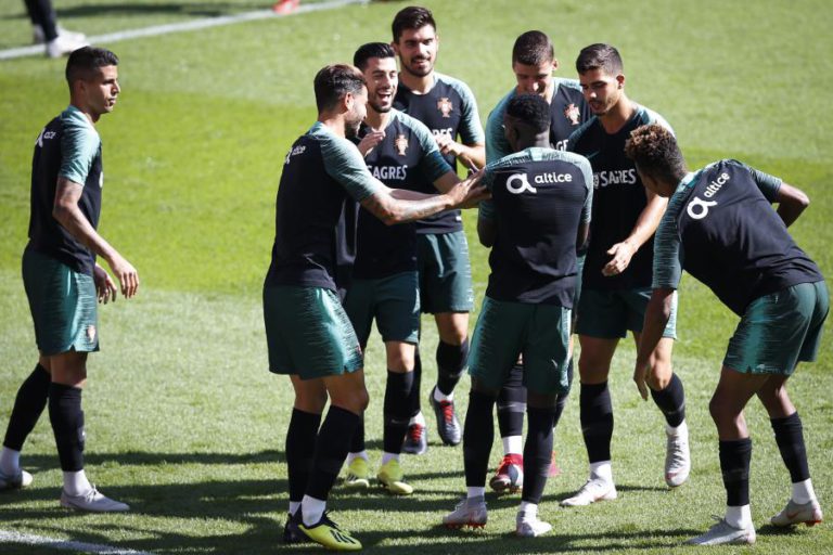 FERNANDO SANTOS TEVE TODOS À DISPOSIÇÃO NA VÉSPERA DA RECEÇÃO À ITÁLIA