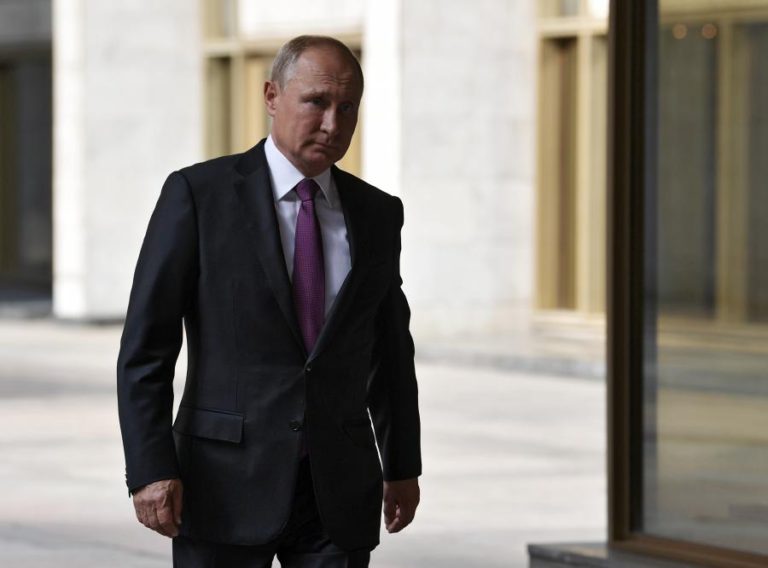 PUTIN DIZ QUE SUSPEITOS NO ATAQUE CONTRA SERGEI SKRIPAL SÃO CIVIS