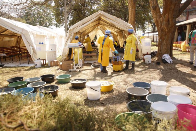 AUMENTA PARA 30 O NÚMERO DE MORTOS POR CÓLERA NO ZIMBABUÉ