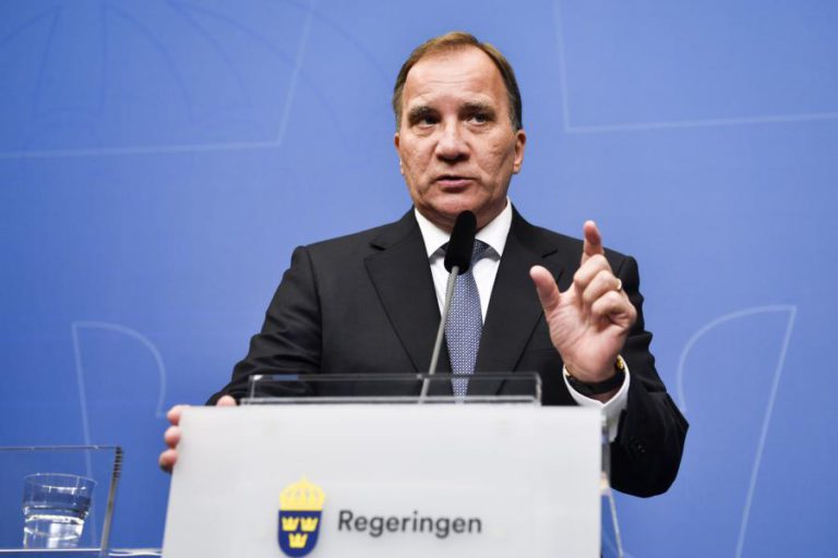 PM SUECO DESTITUÍDO PELO PARLAMENTO APÓS APROVAÇÃO DE UMA MOÇÃO DE CENSURA