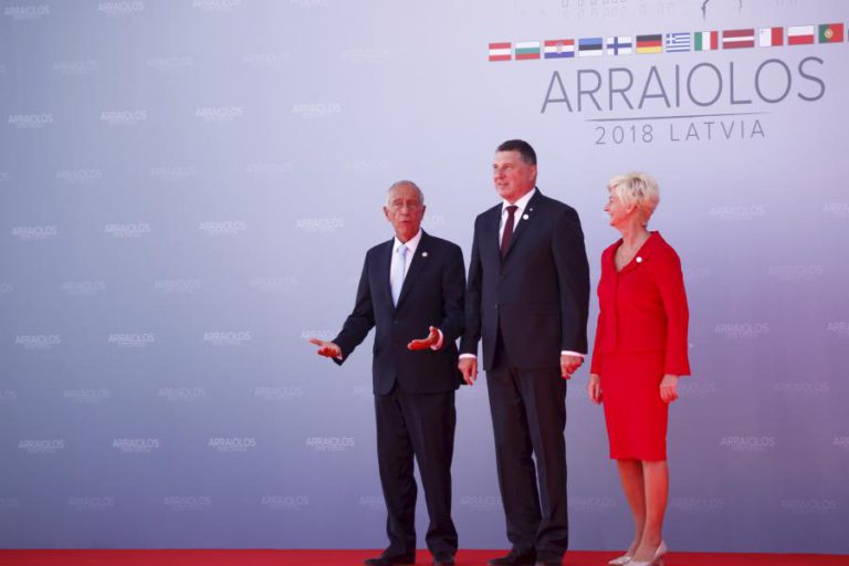 MARCELO DIZ QUE GRUPO DE ARRAIOLOS QUER “MAIS EUROPA” E FALOU “LONGAMENTE” DO POPULISMO