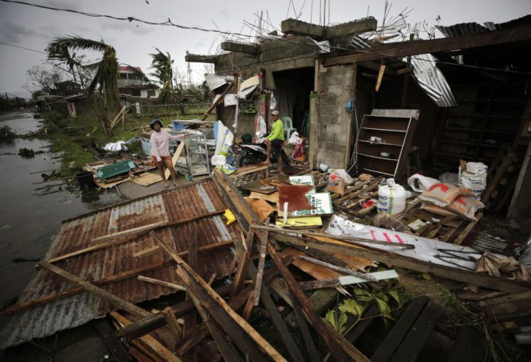 TUFÃO MANGKHUT CAUSA PELO MENOS 12 MORTOS NO NORTE DAS FILIPINAS