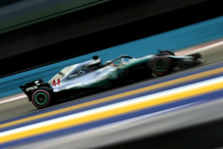 LEWIS HAMILTON COM ‘POLE POSITION’ PARA O GRANDE PRÉMIO DE SINGAPURA