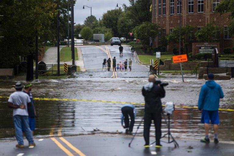 ESTADO DE EMERGÊNCIA E 23 MORTOS É O BALANÇO DO FURACÃO FLORENCE NOS EUA