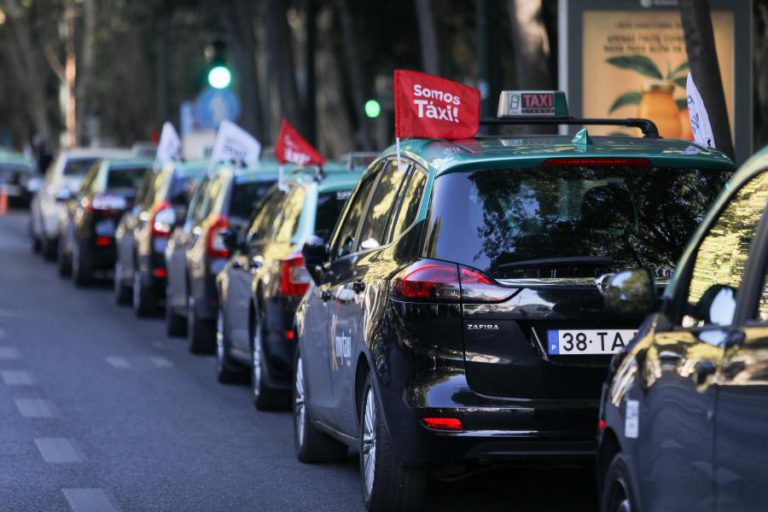 TÁXIS: MANIFESTANTES PRONTOS PARA CONTINUAREM A LUTA EM LISBOA