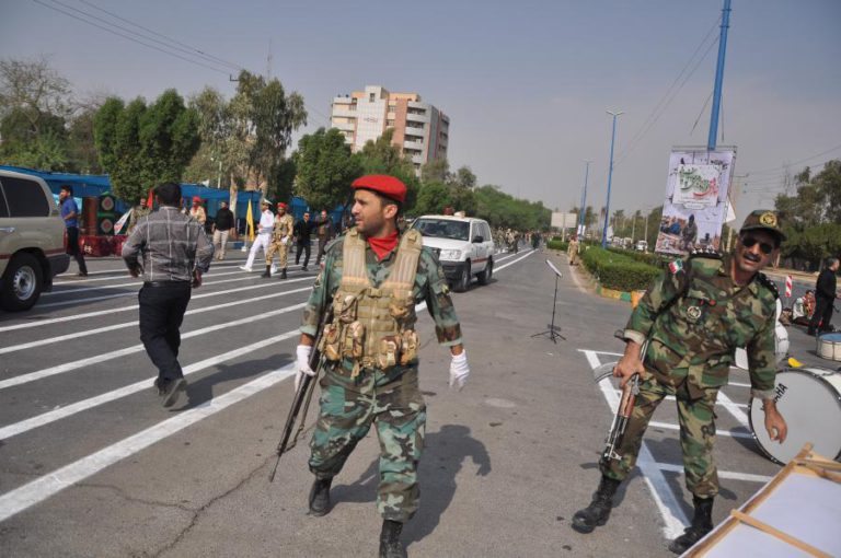 ESTADO ISLÂMICO REIVINDICA ATAQUE EM DESFILE MILITAR NO IRÃO