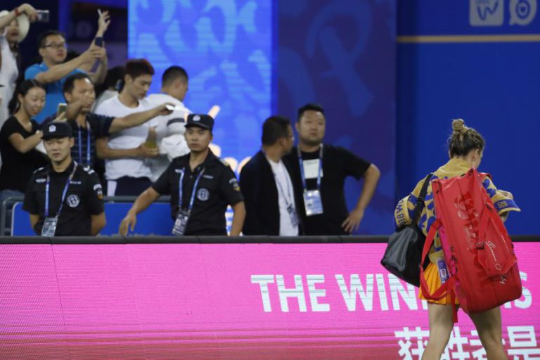 HALEP ABANDONA NA PRIMEIRA RONDA DO TORNEIO DE PEQUIM DE TÉNIS DEVIDO A LESÃO