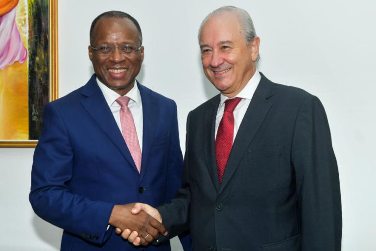 PSD CONTRA LIMITAÇÃO DA ENTRADA DE TURISTAS EM PORTUGAL