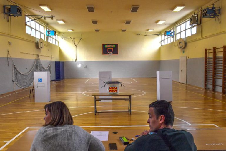 FRACA PARTICIPAÇÃO NO REFERENDO NA MACEDÓNIA PARA MUDANÇA DE NOME DO PAÍS