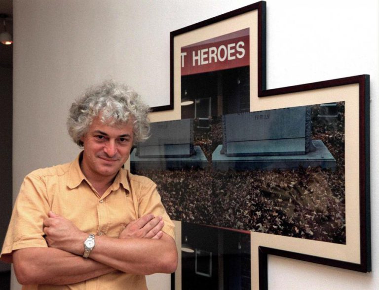 FOGO DAS IMAGENS DE MARCELO BRODSKY REVIVE O MAIO DE 68 NO MUSEU BERARDO