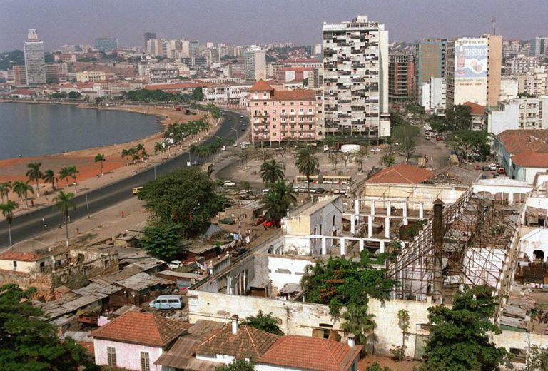 LUANDA VAI REQUALIFICAR JARDINS E ESPAÇOS VERDES E TER MAIS ILUMINAÇÃO PÚBLICA