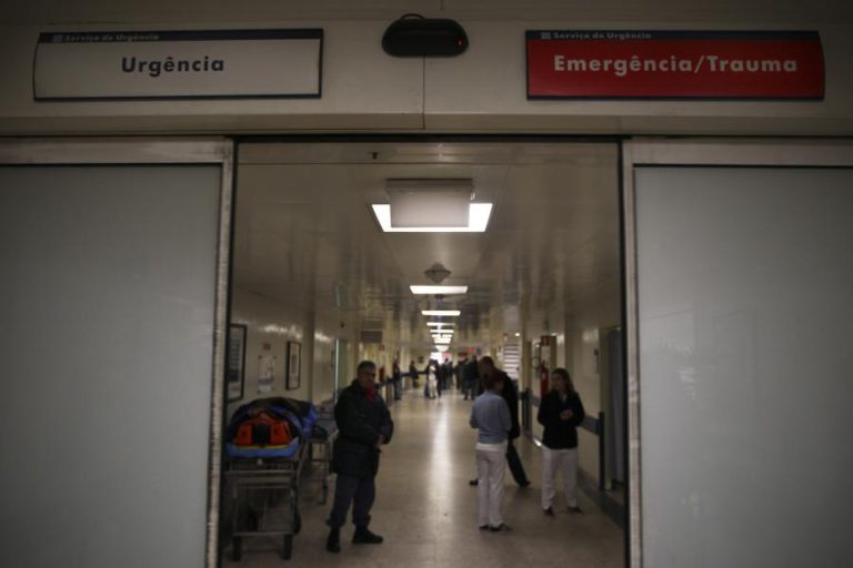 MÉDICOS VÃO REUNIR-SE PARA ALERTAR SOBRE CAOS NOS SERVIÇOS DE URGÊNCIA NO INVERNO