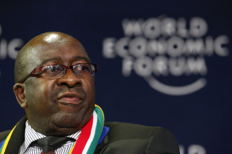 OPOSIÇÃO SUL-AFRICANA PEDE INVESTIGAÇÃO DE MINISTRO SOBRE INVESTIMENTO PÚBLICO EM MOÇAMBIQUE