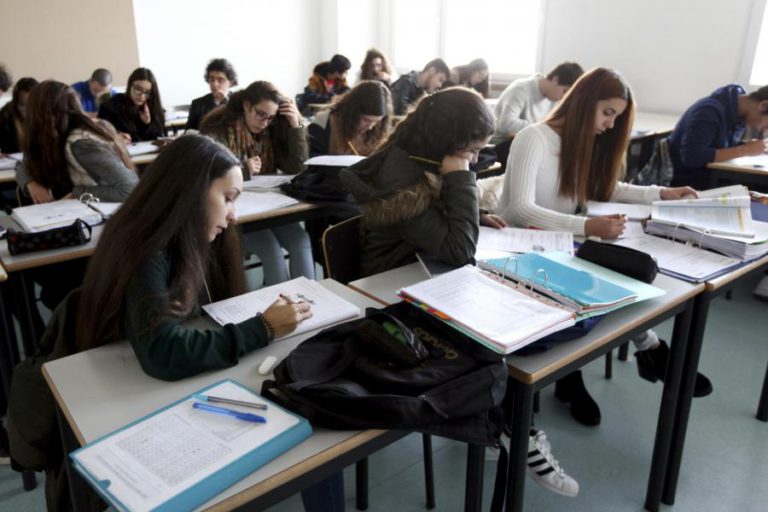 MAIS DE 25% DE ESTUDANTES ADOLESCENTES APRESENTA SINTOMAS DE DEPRESSÃO