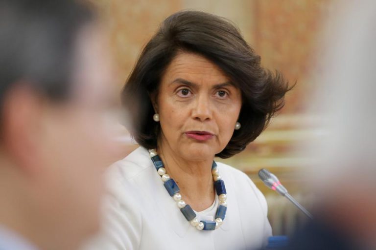 TERESA MORAIS QUESTIONA SE SERÁ RAZOÁVEL “SILENCIAMENTO DE DEPUTADOS” DO PSD