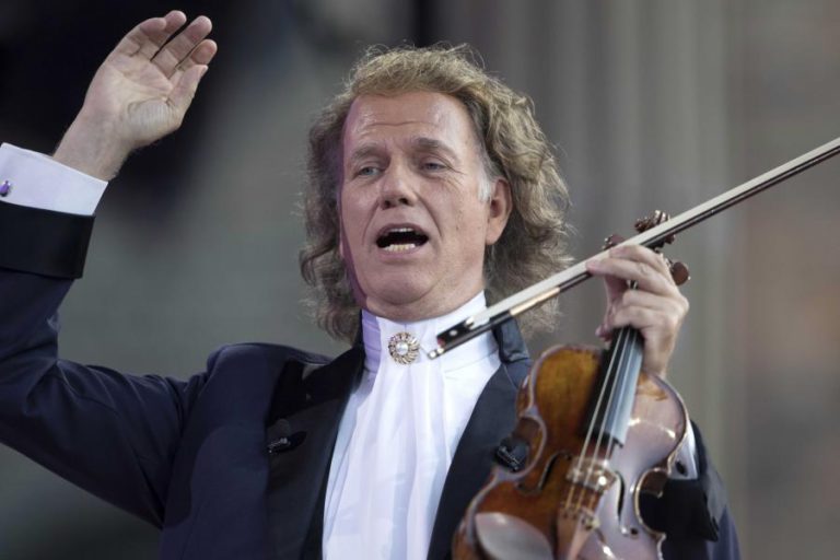 VIOLINISTA ANDRÉ RIEU ESGOTA TRÊS CONCERTOS EM LISBOA E ACRESCENTA NOVA DATA