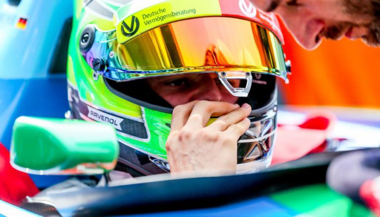MICK SCHUMACHER, FILHO DE MICHAEL SCHUMACHER, SAGRA-SE CAMPEÃO EUROPEU DE FÓRMULA 3