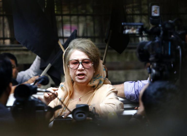 EX-PRIMEIRA-MINISTRA DO BANGLADESH CONDENADA A SETE ANOS DE PRISÃO POR CORRUPÇÃO