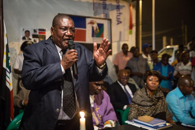 PRINCIPAL PARTIDO DA OPOSIÇÃO AMEAÇA ABANDONAR NEGOCIAÇÕES DE PAZ EM MOÇAMBIQUE
