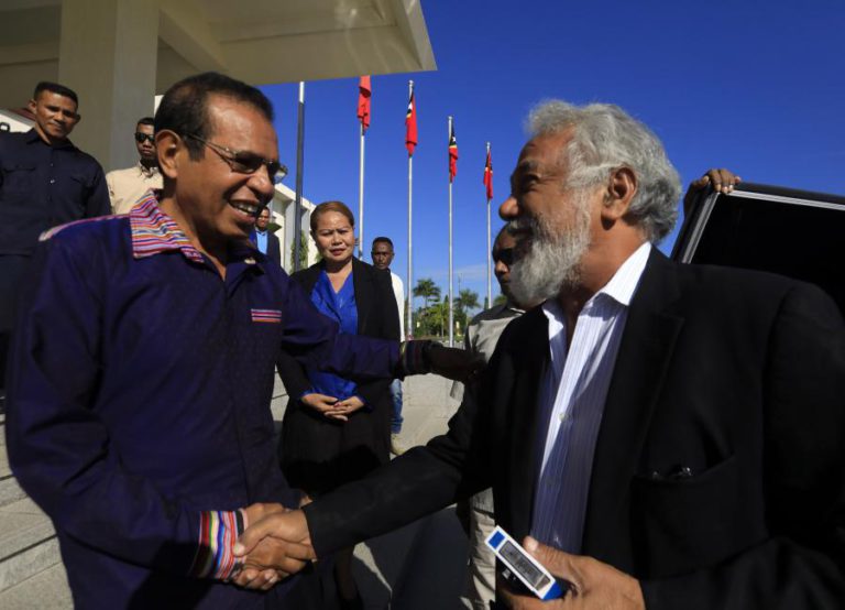 PRESIDENTE TIMORENSE DEBATE COMPRA DE PARTICIPAÇÃO NO GREATER SUNRISE COM XANANA GUSMÃO