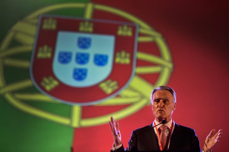 O “ABSURDO” DA “DEMISSÃO IRREVOGÁVEL” E “O PARTO DA GERINGONÇA” NAS MEMÓRIAS DE CAVACO