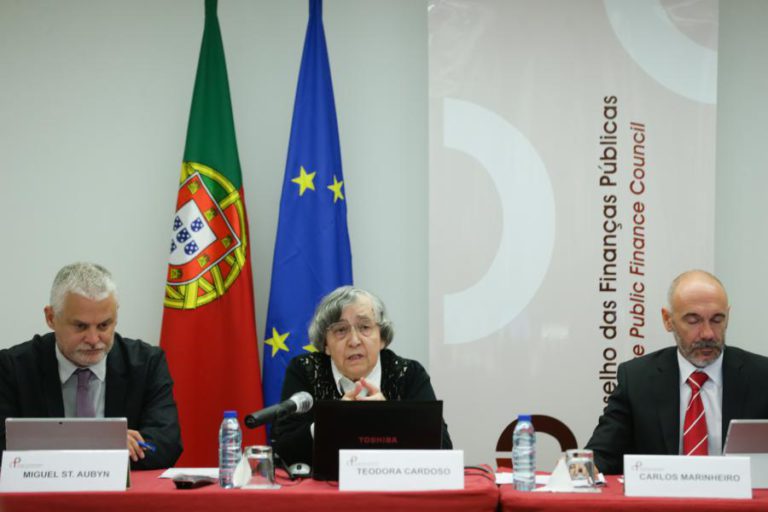 CONSELHO DE FINANÇAS PÚBLICAS MANTÉM PROJEÇÕES DE QUE DÉFICE SE FIXE NOS 0,5% EM 2018