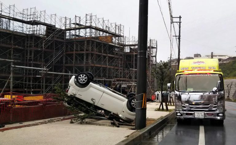 PELO MENOS DOIS MORTOS E 120 FERIDOS NA PASSAGEM DE TUFÃO PELO JAPÃO