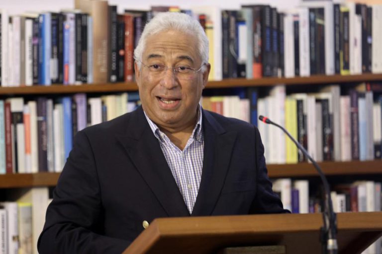 MAIS DE 200 ARTISTAS ALERTAM PRIMEIRO-MINISTRO PARA O ESTADO DA ARTE EM PORTUGAL