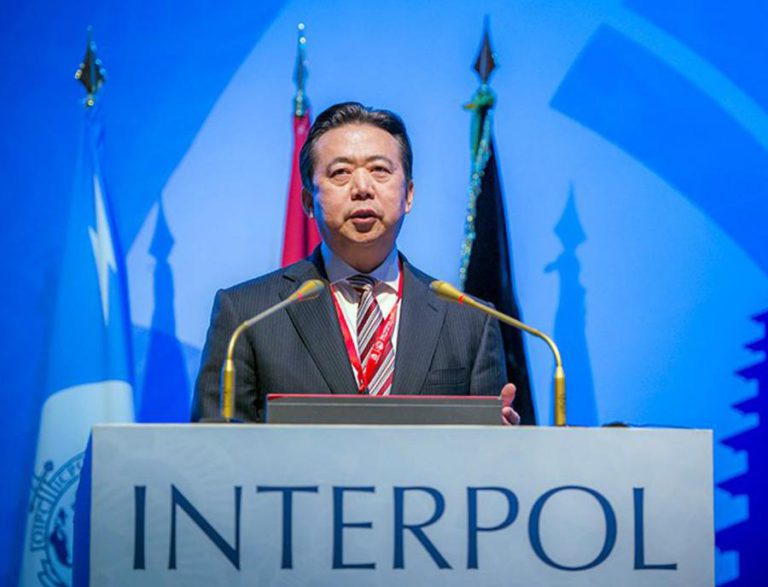 MULHER DE EX-DIRETOR DA INTERPOL DESAPARECIDO NA CHINA REVELA AMEAÇAS