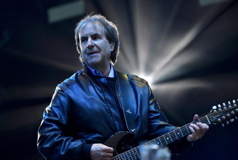 ESTORIL-SOL CELEBRA 60 ANOS COM CHRIS DE BURGH E DESFILE DE AGARHA RUIZ DE LA PRADA