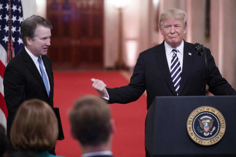 TRUMP AFIRMA QUE BRETT KAVANAUGH E FAMÍLIA PASSARAM POR UM “SOFRIMENTO TERRÍVEL”