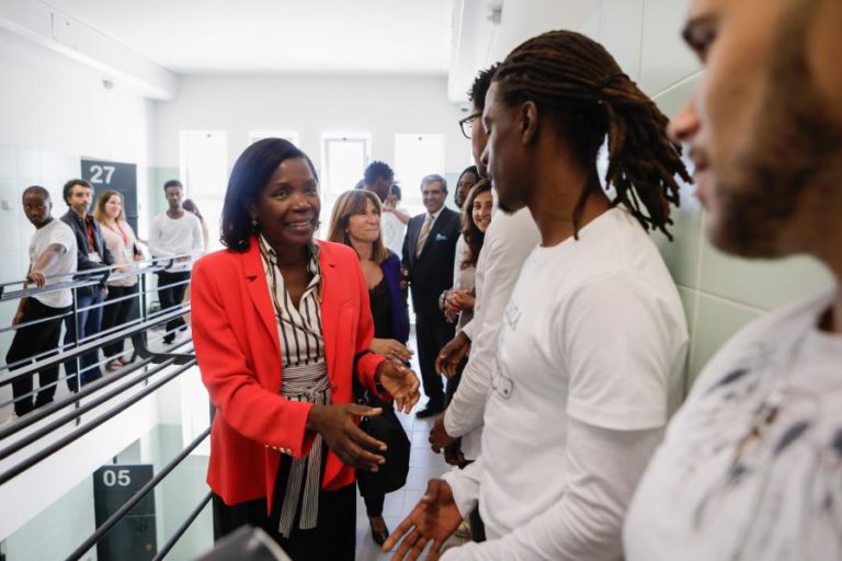 MINISTRA DIZ QUE MELHORAR PRISÕES É ESSENCIAL PARA MANTER DIGNIDADE DOS RECLUSOS