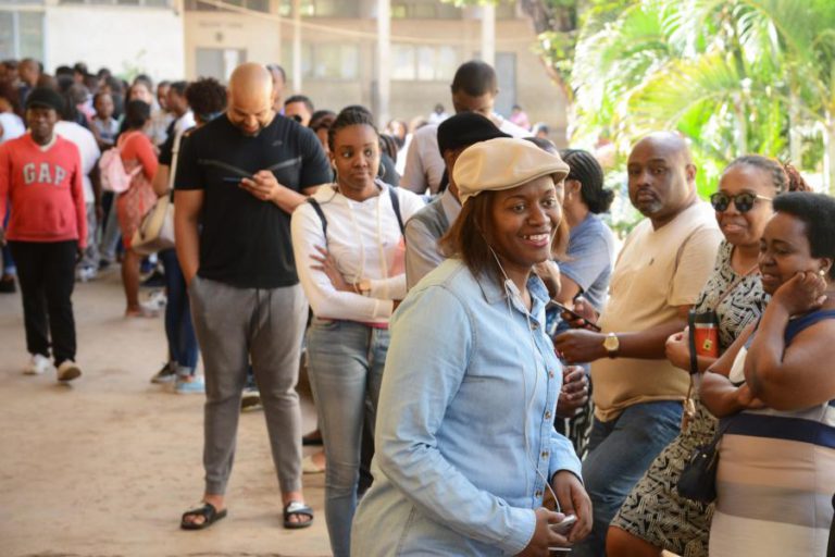 OPOSIÇÃO LAMENTA “USO ABUSIVO DA FORÇA POLICIAL” EM MOÇAMBIQUE