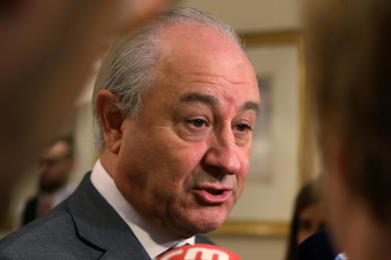 RIO DIZ QUE DEMISSÃO DE AZEREDO LOPES PECA POR TARDIA