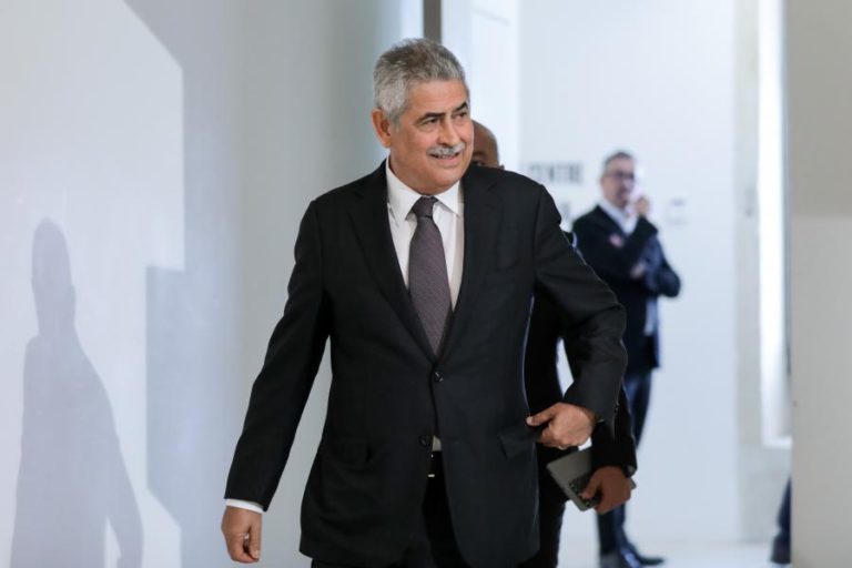 VIEIRA DEMITE-SE CASO SEJAM PROVADOS “ATOS MENOS LÍCITOS” NO BENFICA