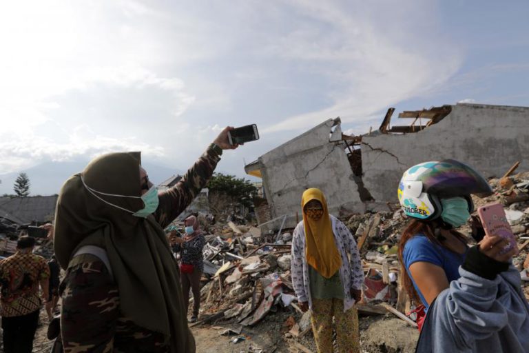 ANTÓNIO GUTERRES VISITA ZONA MAIS AFETADA POR SISMO E TSUNAMI NA INDONÉSIA