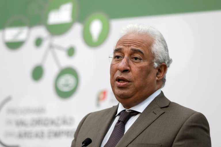 COSTA DIZ QUE DESENVOLVIMENTO DO PAÍS SÓ SE CONSEGUE “PEDALANDO”