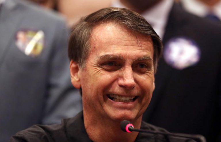 BOLSONARO DECLARA-SE VENCEDOR E SEGUIDOR DOS “ENSINAMENTOS DE DEUS”