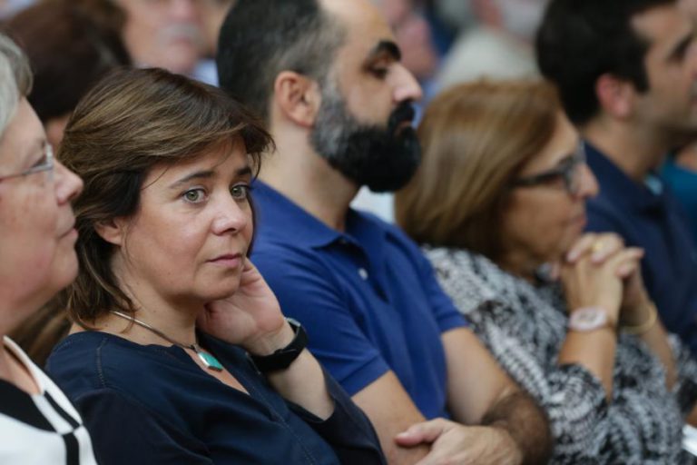 CATARINA MARTINS PREOCUPADA COM SAÚDE E ENERGIA NA SEQUÊNCIA DA REMODELAÇÃO