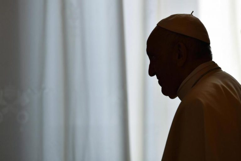 PAPA ALERTA QUE DESPREZO, INSULTO E INDIFERENÇA MATAM
