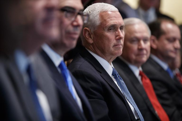 PENCE DIZ QUE EUA VÃO “EXIGIR RESPOSTAS” À ARÁBIA SAUDITA