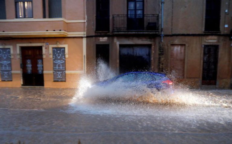 CHUVAS FORTES AFETAM VÁRIAS REGIÕES EM ESPANHA