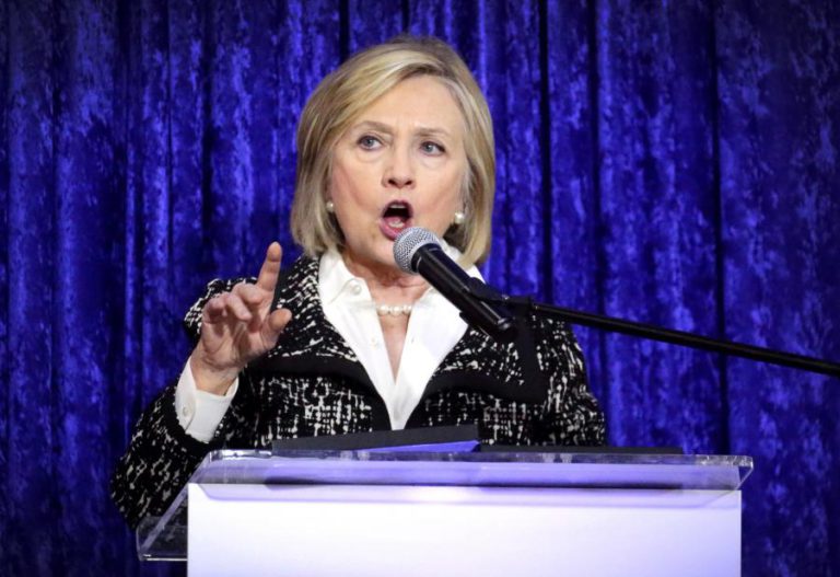 HILLARY CLINTON ADMITE VOLTAR A CONCORRER À PRESIDÊNCIA DOS EUA