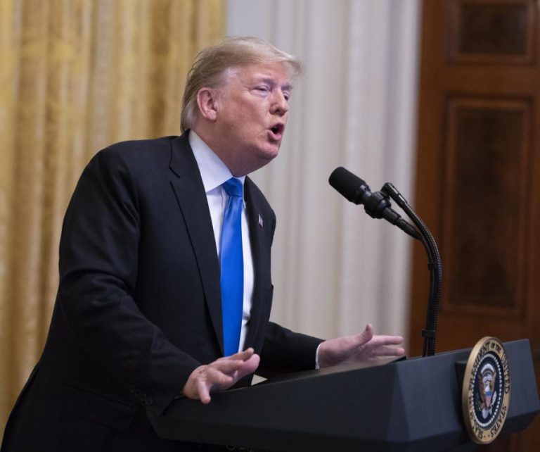 TRUMP ACUSA IMPRENSA DE USAR CASO DOS EXPLOSIVOS PARA FAZER ATO POLÍTICO