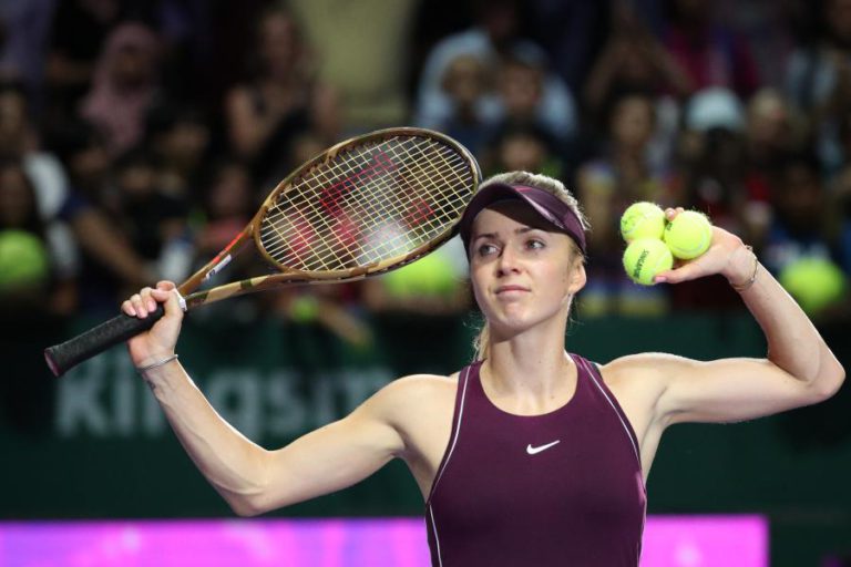 ELINA SVITOLINA VENCE KIKI BERTENS NAS MEIAS-FINAIS DAS WTA FINALS