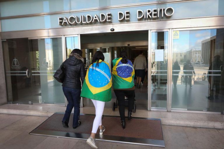 AFLUÊNCIA ÀS PRESIDENCIAIS BRASILEIRAS EM PORTUGAL PARECE SUPERAR 2014